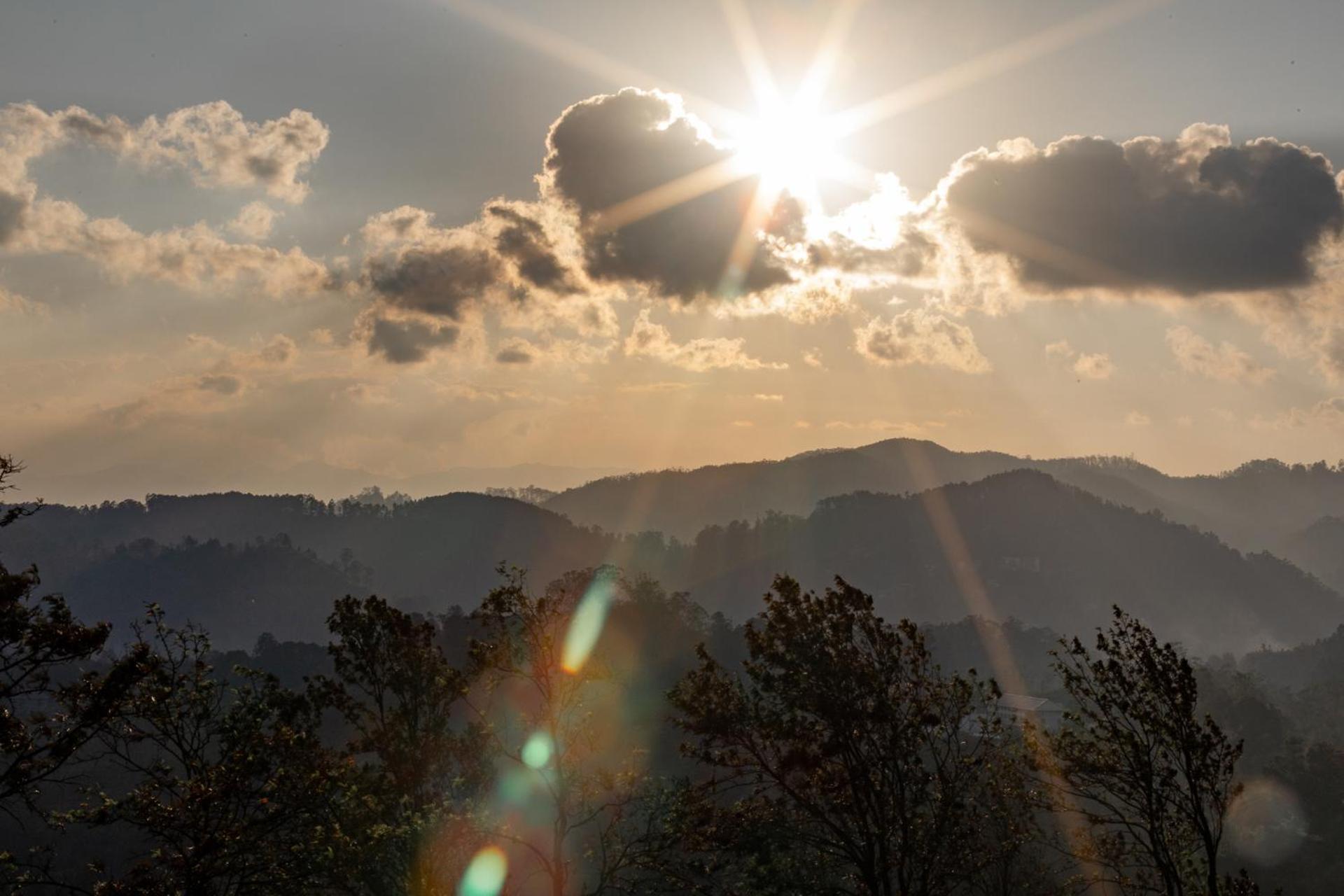 Ella Mountain Palace Kültér fotó
